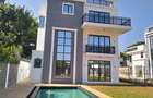 5 Bed Townhouse with En Suite in Lavington - 1