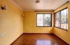 5 Bed Townhouse with En Suite at Lavington - 3