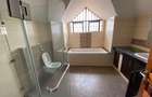 5 Bed Townhouse with En Suite in Lavington - 19
