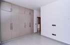 2 Bed Apartment with Gym in Brookside - 18