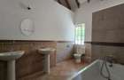5 Bed House with En Suite at Lone Tree - 9