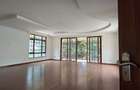 5 Bed House with En Suite in Runda - 11