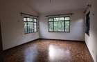 5 Bed Townhouse with En Suite in Westlands Area - 15