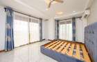 Serviced 2 Bed Apartment with En Suite at 1St Avenue - 8