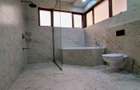 4 Bed House with En Suite in Rosslyn - 9