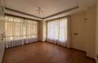 6 Bed House with En Suite in Nyari - 12