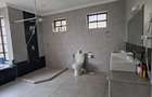 5 Bed Townhouse with En Suite in Kyuna - 16