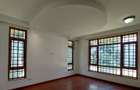 5 Bed Townhouse with En Suite in Runda - 18