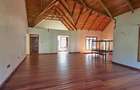 7 Bed House with En Suite in Ridgeways - 19