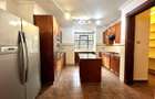 4 Bed Villa with En Suite in Spring Valley - 6