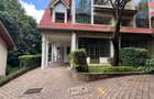 5 Bed Townhouse with En Suite in Lavington - 1