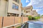 5 Bed Townhouse with En Suite in Lavington - 2