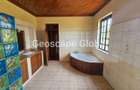 5 Bed House with En Suite in Runda - 4