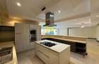 3 Bed Apartment in Riverside - 5