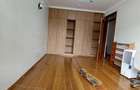 5 Bed Townhouse with En Suite at Off Convent Drive - 17