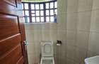 1 Bed House with En Suite in Lavington - 8