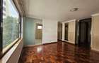 3 Bed Apartment with Swimming Pool at Riverside Drive - 6