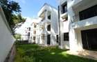 5 Bed Townhouse with En Suite in Lavington - 2