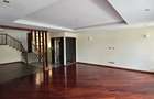 5 Bed Townhouse with En Suite in Lavington - 6