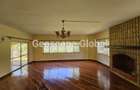5 Bed House with En Suite in Runda - 11