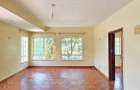 5 Bed Townhouse with En Suite in Lavington - 14