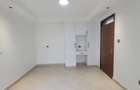 6 Bed House with En Suite in Membley - 9