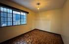 5 Bed Townhouse with En Suite in Spring Valley - 9