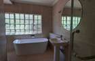 4 Bed House with En Suite in Lavington - 12