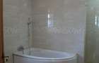 5 Bed Townhouse with En Suite at Off Glory Rd - 12