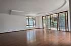 5 Bed House with En Suite in Runda - 10