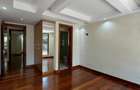 5 Bed Townhouse with En Suite in Lavington - 6