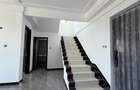 4 Bed Apartment with En Suite in Valley Arcade - 6