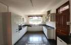 4 Bed Townhouse with En Suite in Nyari - 7