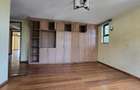 5 Bed House with En Suite in Lavington - 19