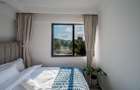 Serviced 2 Bed Apartment with En Suite at Riverside - 15