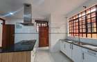 5 Bed House with En Suite in Lavington - 3