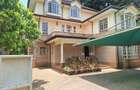 5 Bed Townhouse with En Suite in Lavington - 1