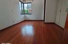 5 Bed Townhouse with En Suite at Lavington - 12