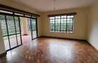 4 Bed Townhouse with En Suite at Lavington - 17