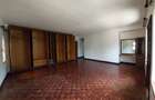 5 Bed Townhouse with En Suite at Lavington - 14