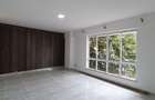 4 Bed Apartment with En Suite in Parklands - 9
