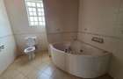 5 Bed Villa with En Suite in Runda - 8