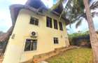 4 Bed Villa with En Suite in Diani - 2