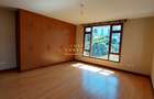 3 Bed Apartment with Swimming Pool in Riverside - 6