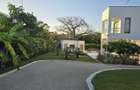 4 Bed Villa with En Suite in Diani - 2