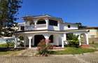 7 Bed House with En Suite at Nyali - 1