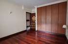 3 Bed Apartment with En Suite in Riverside - 8