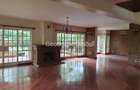 5 Bed House with En Suite in Rosslyn - 12