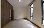 5 Bed Townhouse with En Suite at Runda Mumwe - 6