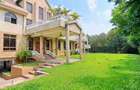 6 Bed House with En Suite at Ridgeways - 16